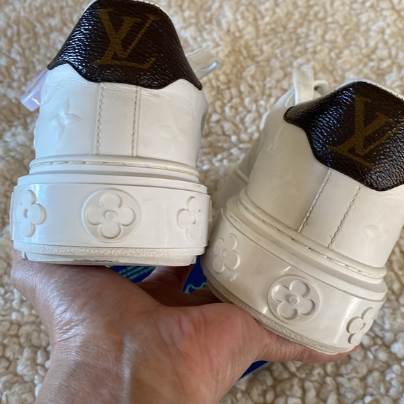 Louis Vuitton time out sneaker - Picture 15 of 17